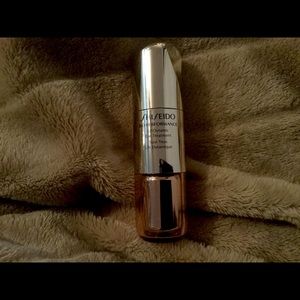 Shiseido Bio Performance lift Dynamic Eye tase rum